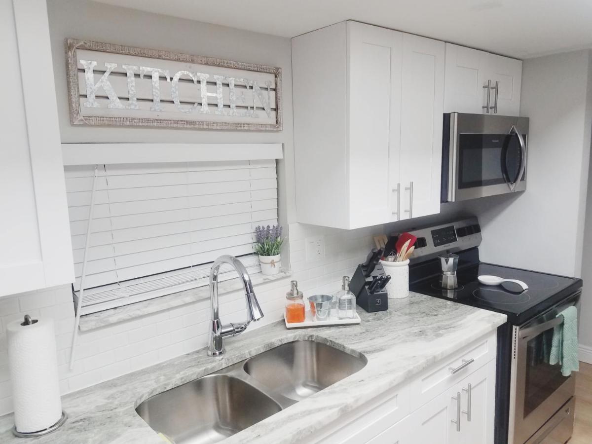 Cozy 3 Bed 2.5 Bath Located Near Busch Gardens Daire Tampa Dış mekan fotoğraf