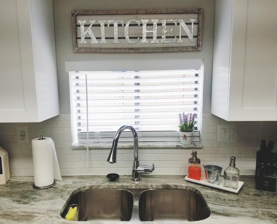 Cozy 3 Bed 2.5 Bath Located Near Busch Gardens Daire Tampa Dış mekan fotoğraf