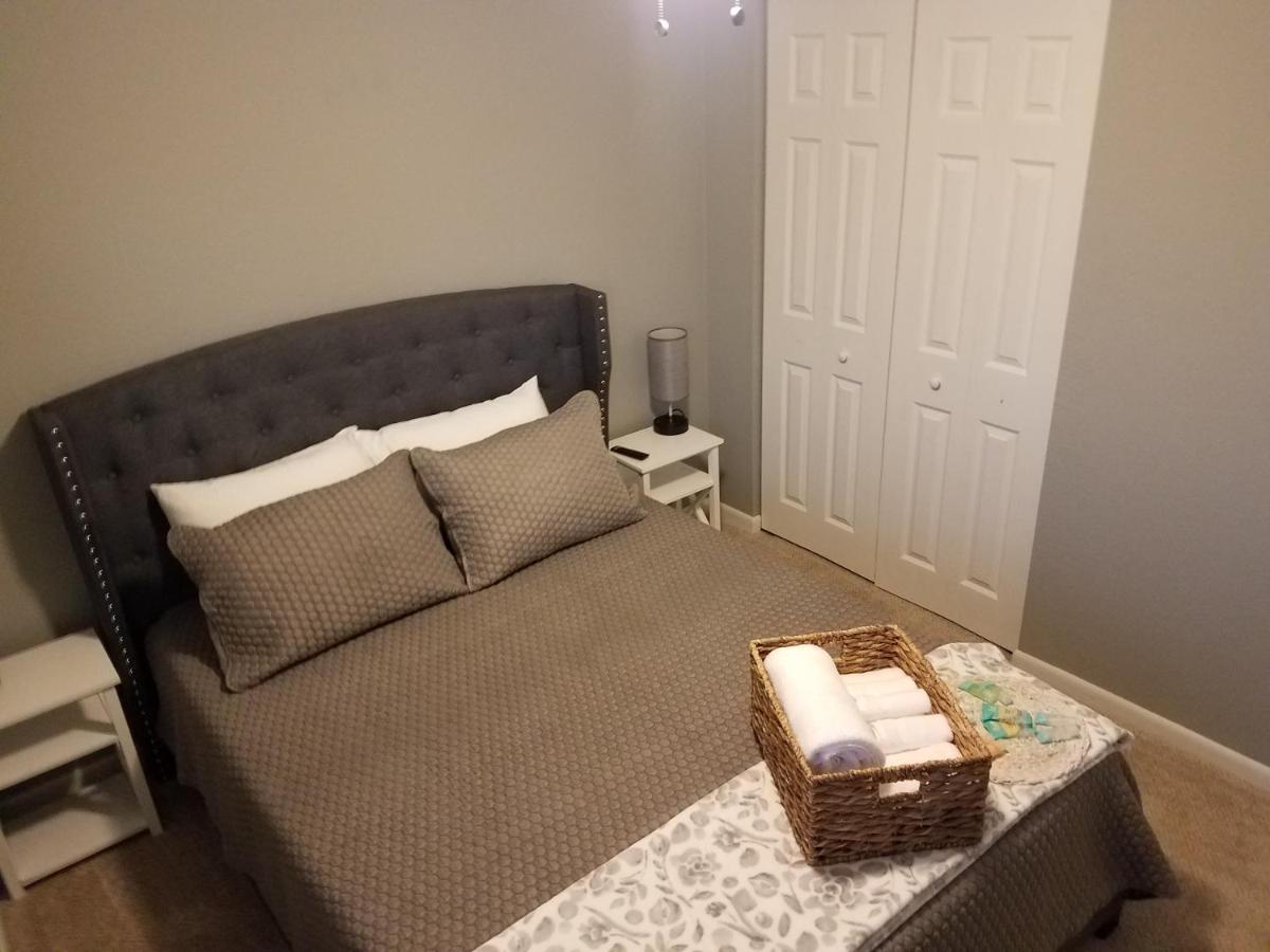 Cozy 3 Bed 2.5 Bath Located Near Busch Gardens Daire Tampa Dış mekan fotoğraf